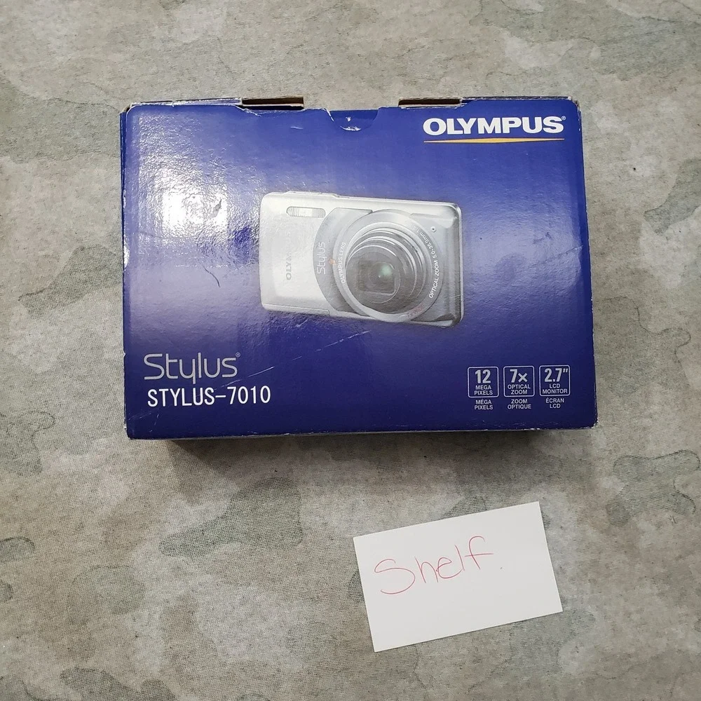 Olympus Stylus 7010 Digital Camera Silver Battery Charger‎ And Box